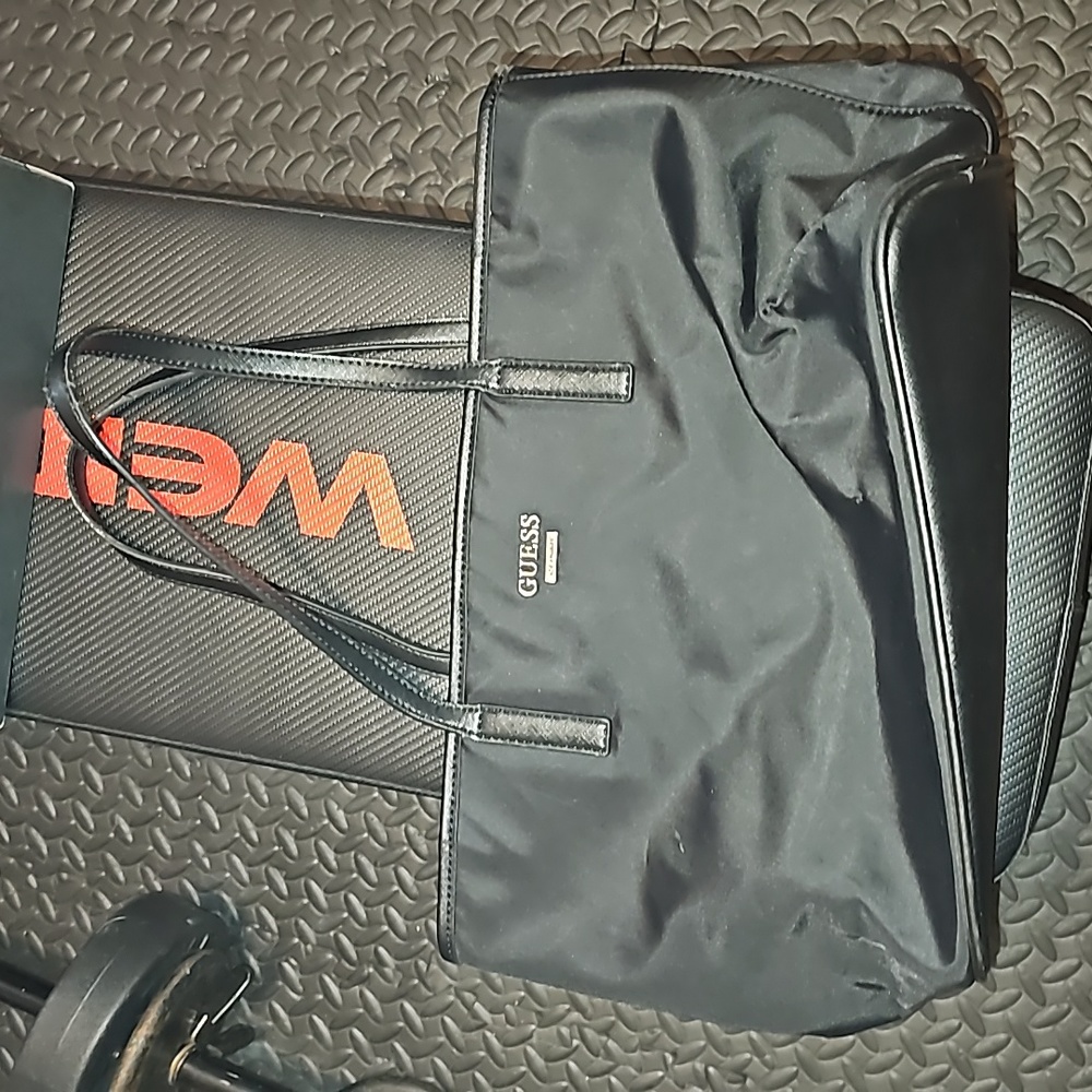 Adjustable handbag